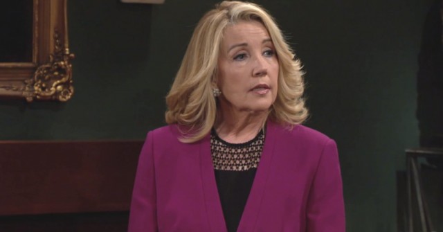 Nikki (Melody Thomas Scott) annonce les projets de Victor pour la direction de Newman Enterprises. Les Feux de l'Amour, épisode 8150 (3 mars 2021, TF1)