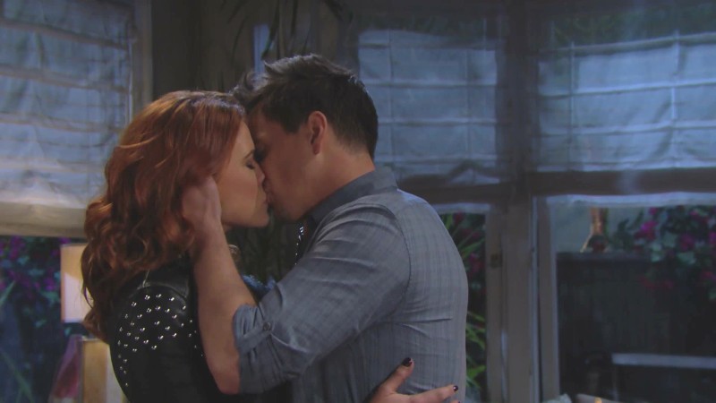 Wyatt (Darin Brooks) et Sally apprennent vite à se connaître ! Top Models, épisode 7862 (18 septembre 2019, RTL9)