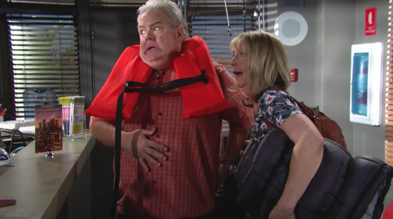 Hope fait la connaissance de Matt (Jim O'Heir) et Kieran (Monica Horan) Cannistra... Top Models, épisode 7996 (24 février 2020, RTL9)