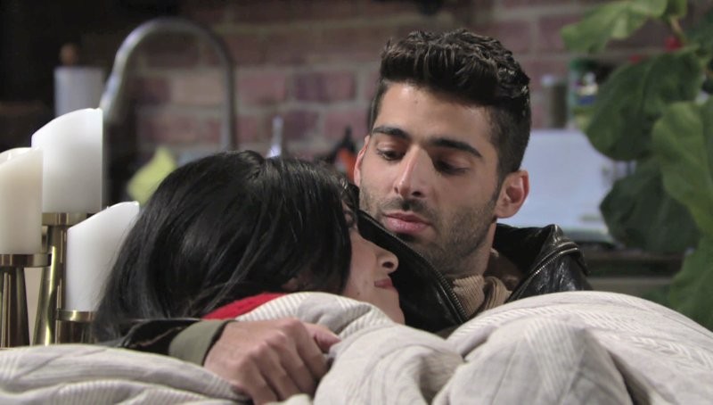 Mia (Noemi Gonzalez) regrette de ne pas pouvoir avoir deux maris ! Les Feux de l'Amour, épisode 11600 (11 janvier 2019, CBS)