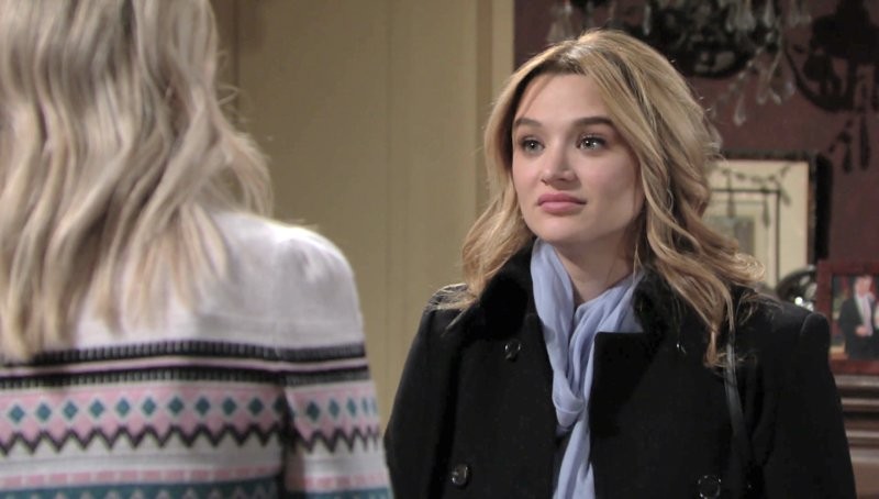 Summer (Hunter King) sait très bien de qui Kyle est amoureux en réalité. Les Feux de l'Amour, épisode 8367 (14 décembre 2021, RTS)
