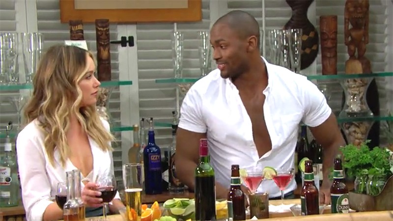 Florence (Katrina Bowden) a trouvé du travail au Bikini Bar ! Top Modèles, épisode 8039 (21 avril 2020, TVA)