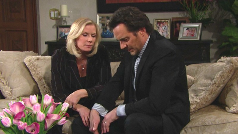 Brooke (Katherine Kelly Lang) et Ridge (Thorsten Kaye) partagent le même point de vue. Amour, Gloire et Beauté, épisode 8054 (22 juin 2020, FRANCE2)