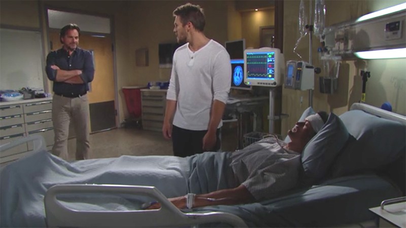 Ridge (Thorsten Kaye) n'aime pas trop voir Liam seul avec Thomas. Top Modèles, épisode 8166 (15 octobre 2020, TVA)