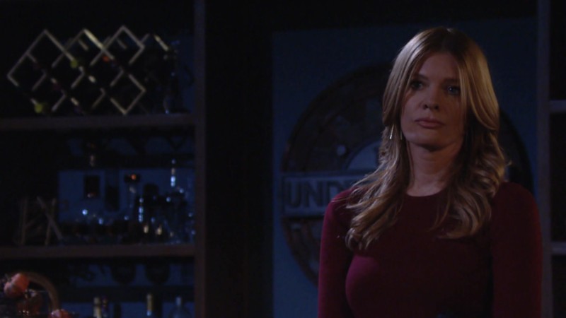 Phyllis (Michelle Stafford) et Nick se remémorent leur passé. Les Feux de l'Amour, épisode 6154 (27 septembre 2022, RTBF)