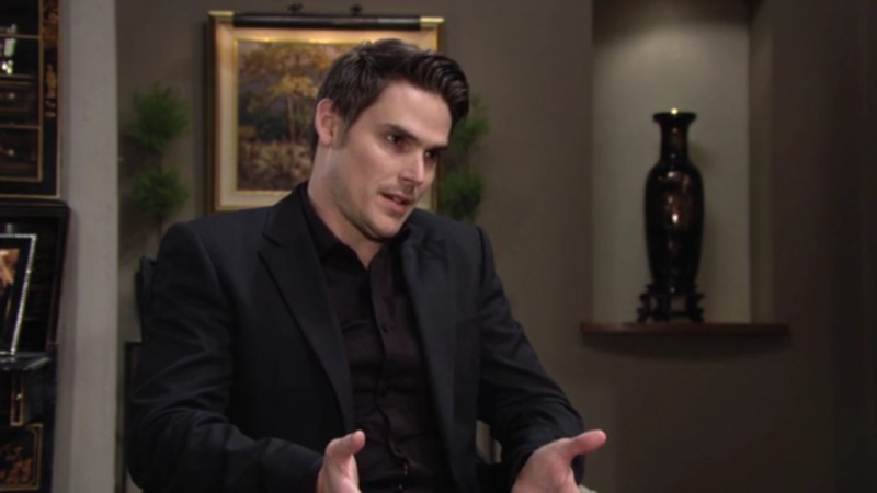 Adam (Mark Grossman) s'impatiente ... Les Feux de l'Amour, épisode 6218 (26 décembre 2022, RTBF)