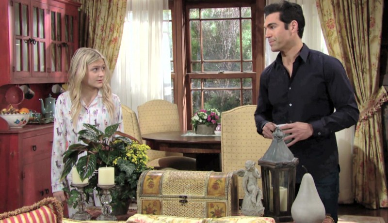 Faith (Alyvia Alyn Lind) ne s'attendait pas à se faire attraper ! Les Feux de l'Amour, épisode 11896 (16 mars 2020, CBS)