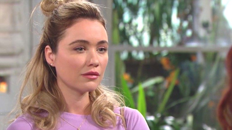 Florence (Katrina Bowden) reste sceptique face à Sally. Amour, Gloire et Beauté, épisode 8315 (28 juin 2021, FRANCE2)