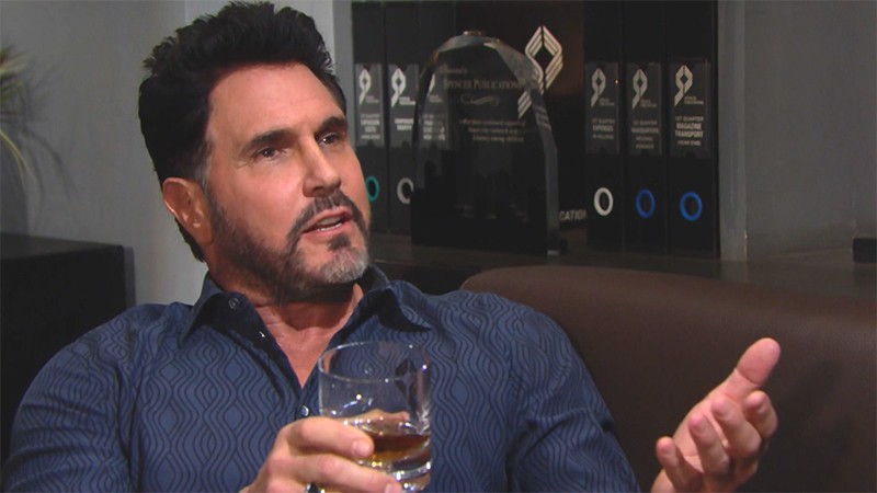 Bill (Don Diamont) soutient Wyatt dans la situation qu'il traverse. Amour, Gloire et Beauté/Top Models, épisode 8317 (22 avril 2020, CBS)