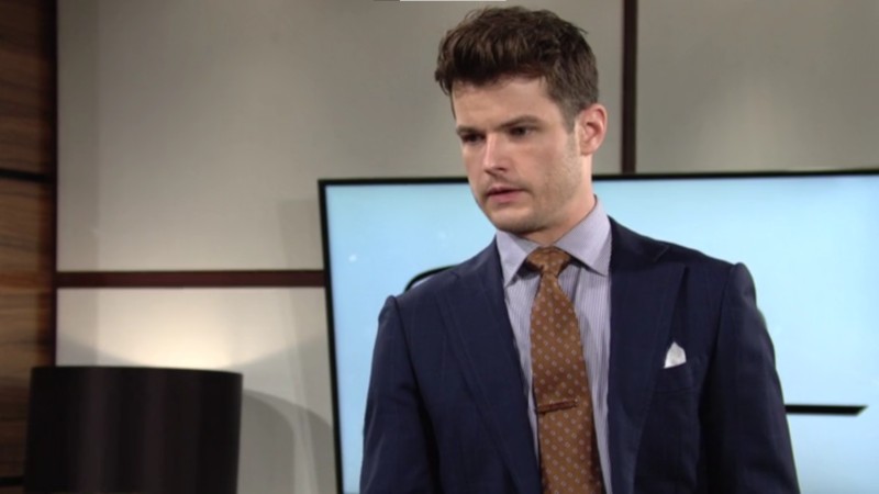 Kyle (Michael Mealor) reçoit des nouvelles d'Ashland... Les Feux de l'Amour, épisode 8816 (9 octobre 2023, RTS)