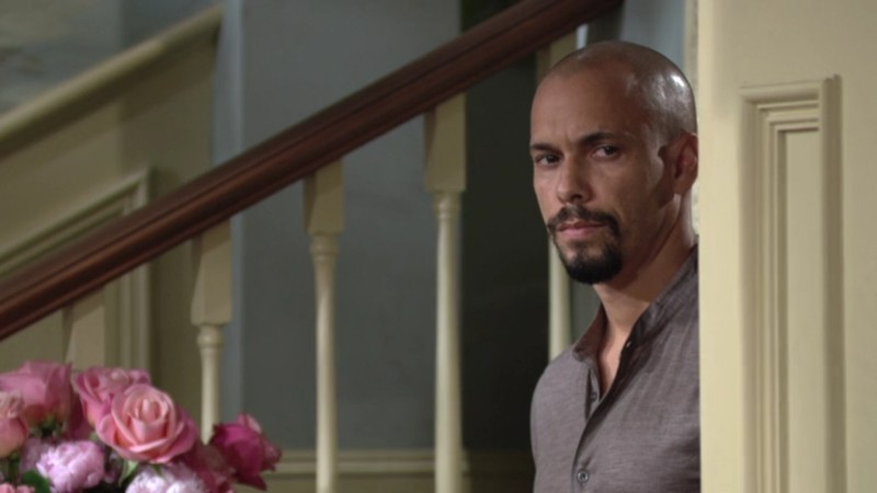 Devon (Bryton James) reste sur ses gardes... Les Feux de l'Amour, épisode 6508 (1 mars 2024, RTBF)