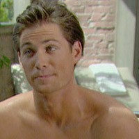 Oliver (Zach Conroy) est tenace... Amour, Gloire et Beauté/Top Models, épisode 5921 (13 octobre 2010, CBS)