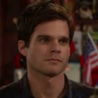 Kevin (Greg Rikaart) est surpris par la proposition de Phyllis! Les Feux de l'Amour, épisode 9555 (25 octobre 2018, TVA)