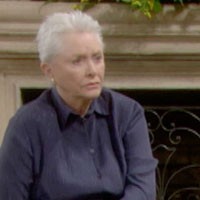 Stephanie (Susan Flannery) veut partager son expérience. Top Modèles, épisode 6000 (23 février 2012, TVA)