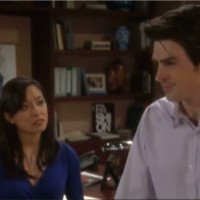 Thomas (Adam Gregory) sait qu'il peut compter sur Madison. Top Models, épisode 6025 (9 novembre 2011, RTS)