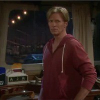 Nick (Jack Wagner) parvient à garder son sang froid face à Bill... Top Models, épisode 6038 (28 novembre 2011, RTS)