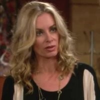 Ashley (Eileen Davidson) demande son aide à Tucker. Les Feux de l'Amour, épisode 4060 (25 août 2014, RTBF)