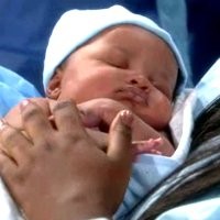 Sofia (Julia Pace Mitchell) donne naissance à son fils. Les Feux de l'Amour, épisode 4082 (24 septembre 2014, RTBF)