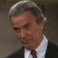 Victor (Eric Braeden) tient à témoigner en faveur de Sharon. Les Feux de l'Amour, épisode 4095 (14 octobre 2014, RTBF)