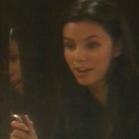 Le souvenir d'Isabella (Eva Longoria) est toujours bien vivace pour Christine (Lauralee Bell). Les Feux de l'Amour, épisode 4103 (24 octobre 2014, RTBF)