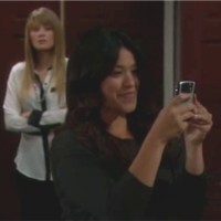 Beverly (Gina Rodriguez) inquiète Hope... Top Models, épisode 6209 (10 juillet 2012, RTS)