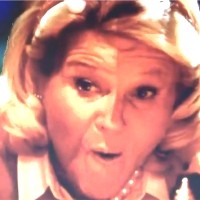 Pam (Alley Mills) est contente ! Top Models, épisode 6221 (26 juillet 2012, RTS)