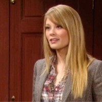 Hope (Kimberly Matula) ne peut s'empêcher de narguer Steffy ! Amour, Gloire et Beauté, épisode 6272 (26 mars 2014, FRANCE2)