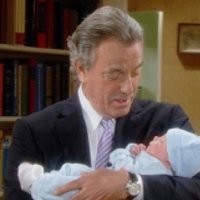 Victor (Eric Braeden) passe du temps avec son nouveau petit-fils. Les Feux de l'Amour, épisode 9906 (31 mars 2020, TVA)