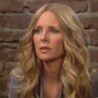 Christine (Lauralee Bell) s'inquiète pour Paul. Les Feux de l'Amour, épisode 9914 (25 mai 2012, CBS)