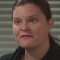 Katie (Heather Tom) ne croit pas aux conseils de Taylor... Top Models, épisode 6434 (7 mai 2013, RTS)