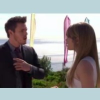 Hope (Kimberly Matula) et Liam se demandent dans quel traquenard ils sont tombés. Amour, Gloire et Beauté, épisode 6513 (10 mars 2015, FRANCE2)