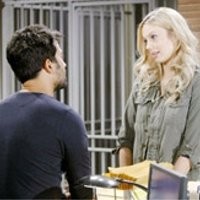 Abby (Melissa Ordway) adore jouer les détectives ! Les Feux de l'Amour, épisode 4488 (21 mars 2016, RTBF)