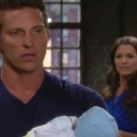 Dylan (Steve Burton) veut être le meilleur père qui soit pour Connor. Les Feux de l'Amour, épisode 4555 (7 juin 2016, RTBF)