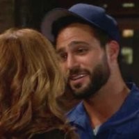 Carmine (Marco Dapper) est prêt à tout pour être à jamais avec Lauren. Les Feux de l'Amour, épisode 6971 (30 juin 2016, TF1)