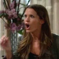 Chelsea (Melissa Claire Egan) veut qu'Adam comprenne que Connor est leur fils à tous les deux. Les Feux de l'Amour, épisode 10251 (10 août 2021, TVA)