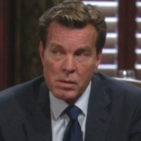Jack (Peter Bergman) se méfie. Les Feux de l'Amour, épisode 10316 (27 décembre 2013, CBS)