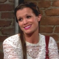 Chelsea (Melissa Claire Egan) sait s'y prendre pour obtenir des informations ! Les Feux de l'Amour, épisode 7166 (12 avril 2017, TF1)