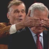 John Forrester (Fred Willard) est un farceur ! Amour, Gloire et Beauté, épisode 6923 (6 octobre 2016, FRANCE2)
