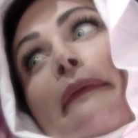 Quinn (Rena Sofer) a parfois des pensées bizarres... Top Models, épisode 6951 (7 avril 2016, RTL9)