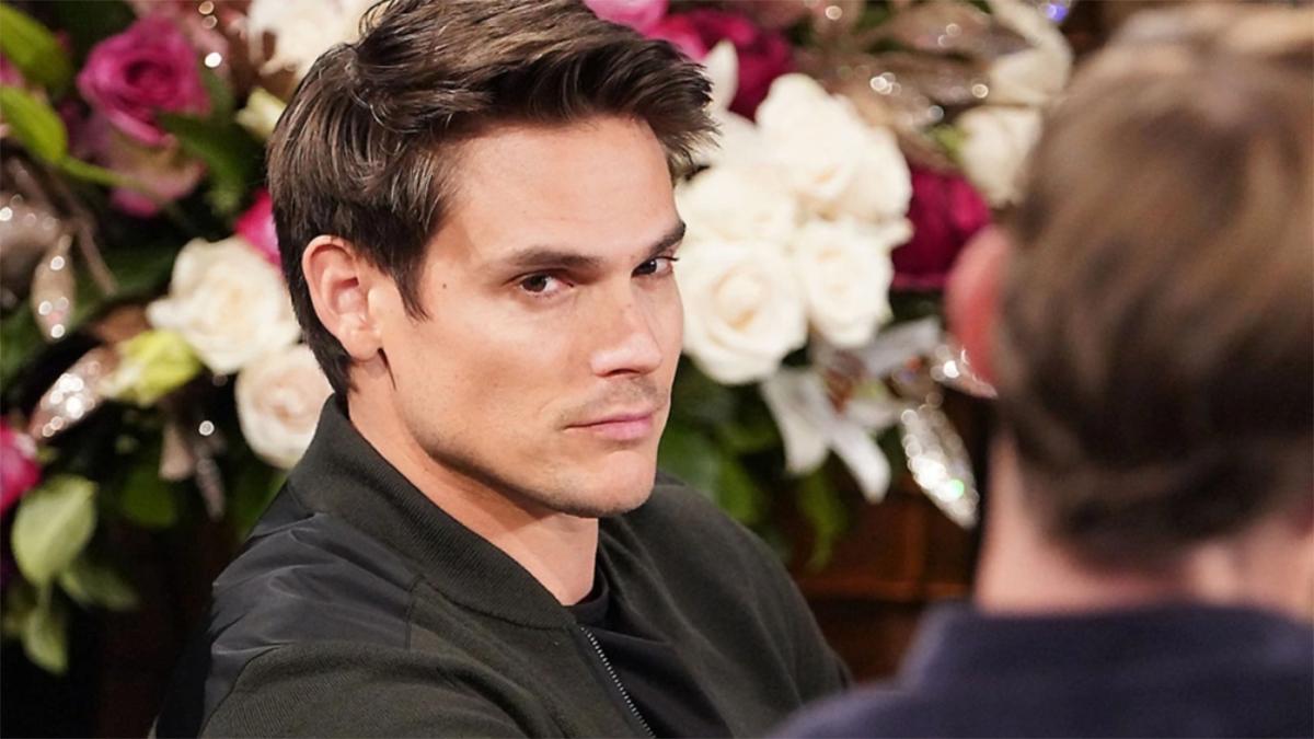 Adam (Mark Grossman) refuse de se laisser intimider par Tucker. Les Feux de l'Amour, épisode 12576 (15 mars 2023, CBS)