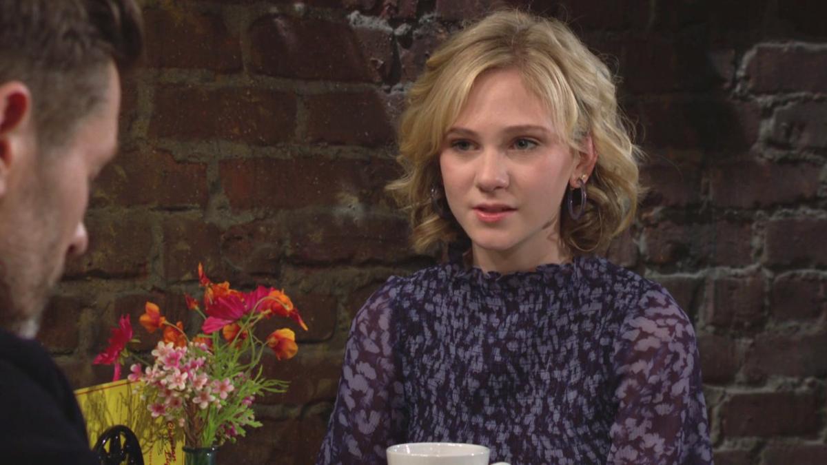 Lucy (Lily Brooks O’Briant) s'inquiète pour son père. Les Feux de l'Amour, épisode 12600 (20 avril 2023, CBS)