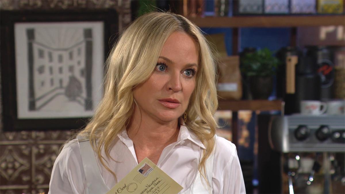 Sharon (Sharon Case) sait qui a envoyé ces messages. Les Feux de l'Amour, épisode 12626 (26 mai 2023, CBS)