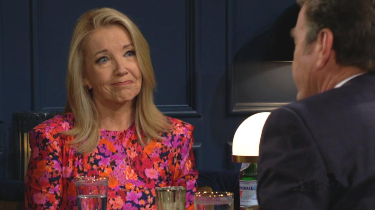 Nikki (Melody Thomas Scott) sait que ça n'est pas facile de travailler en famille. Les Feux de l'Amour, épisode 12659 (13 juillet 2023, CBS)