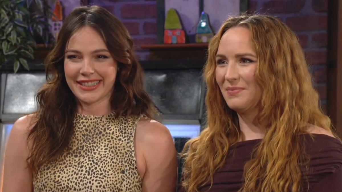 Mariah (Camryn Grimes) a quelque chose à annoncer à sa mère. Les Feux de l'Amour, épisode 12676 (7 août 2023, CBS)