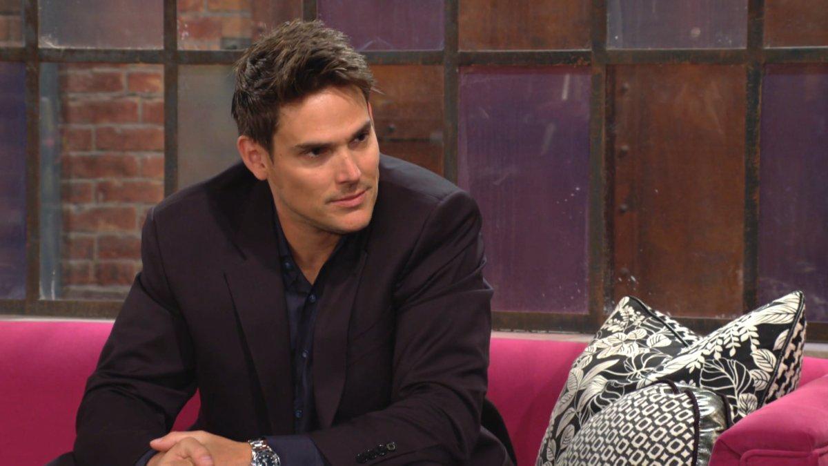 Adam (Mark Grossman) fait une proposition à Sally. Les Feux de l'Amour, épisode 12684 (17 août 2023, CBS)