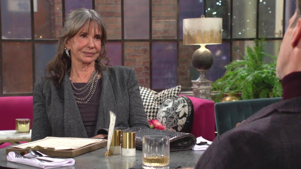 Jill (Jess Walton) prévient Tucker qu'elle se défendra bec et ongles. Les Feux de l'Amour, épisode 12761 (7 décembre 2023, CBS)