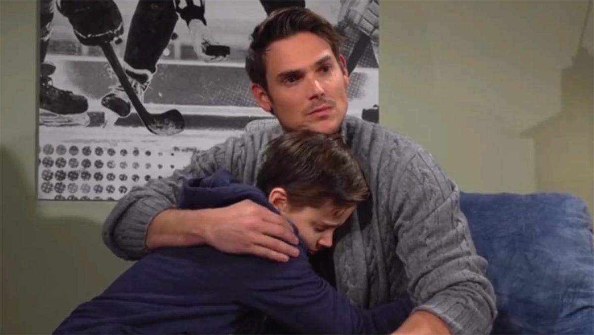 Adam (Mark Grossman) tient à être présent pour son fils. Les Feux de l'Amour, épisode 12831 (19 mars 2024, CBS)