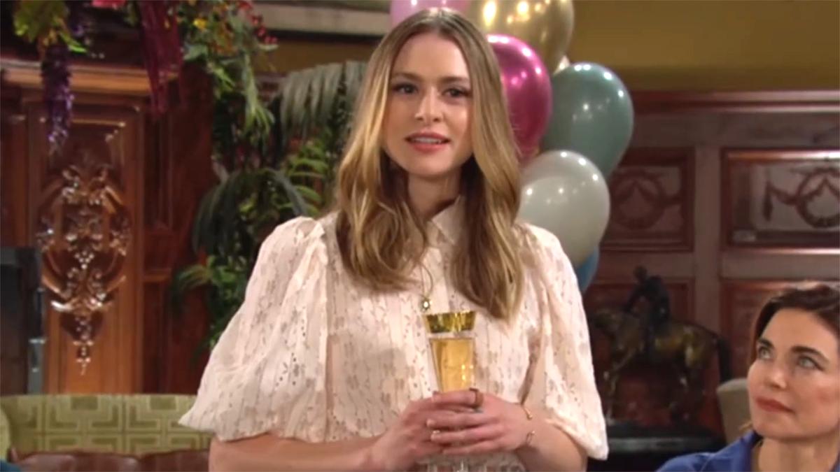 Claire (Hayley Erin) rêve de ce à quoi aurait ressemblé sa vie sans Jordan. Les Feux de l'Amour, épisode 12832 (20 mars 2024, CBS)