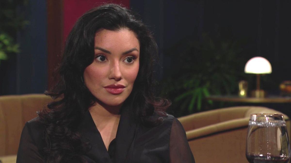 Audra (Zuleyka Silver) ne comprend pas l'attitude changeante d'Ashley. Les Feux de l'Amour, épisode 12845 (10 avril 2024, CBS)