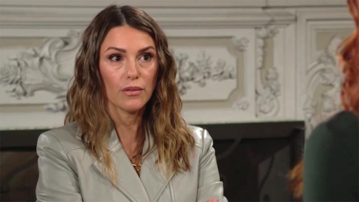 Chloe (Elizabeth Hendrickson) n'aime pas du tout ce qu'elle entend ! Les Feux de l'Amour, épisode 12880 (29 mai 2024, CBS)